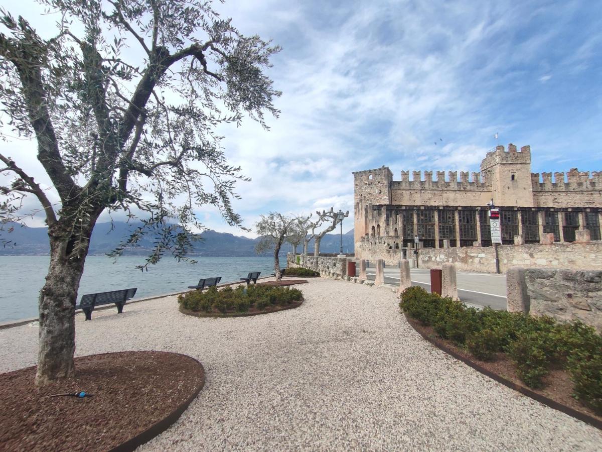 Garda Dreams Apartment Torri Del Benaco Luaran gambar