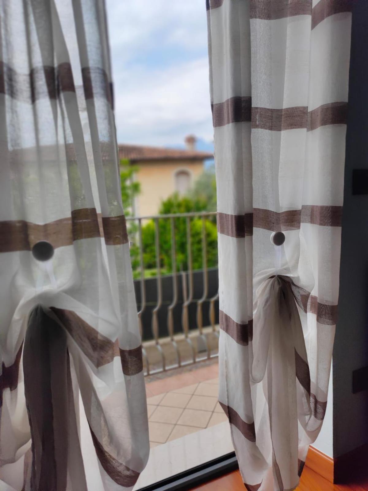 Garda Dreams Apartment Torri Del Benaco Luaran gambar
