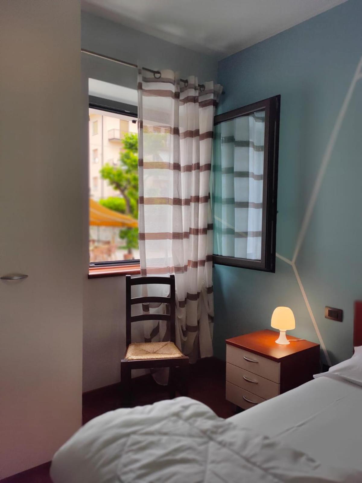 Garda Dreams Apartment Torri Del Benaco Luaran gambar
