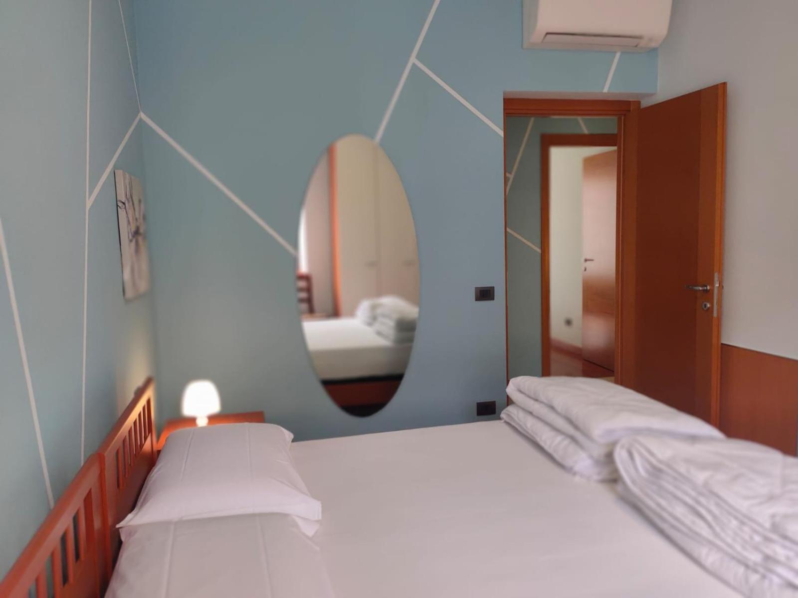 Garda Dreams Apartment Torri Del Benaco Luaran gambar