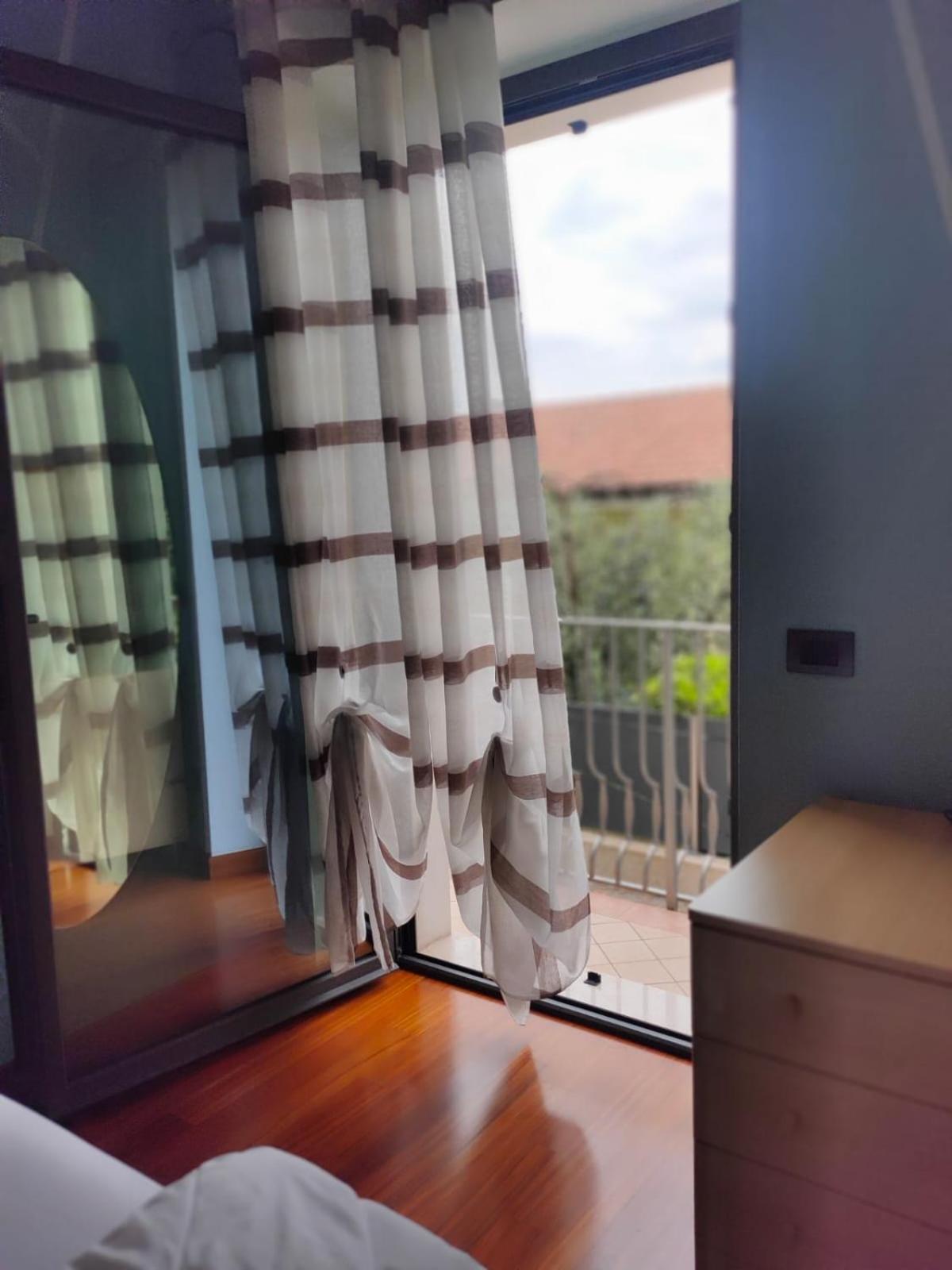 Garda Dreams Apartment Torri Del Benaco Luaran gambar